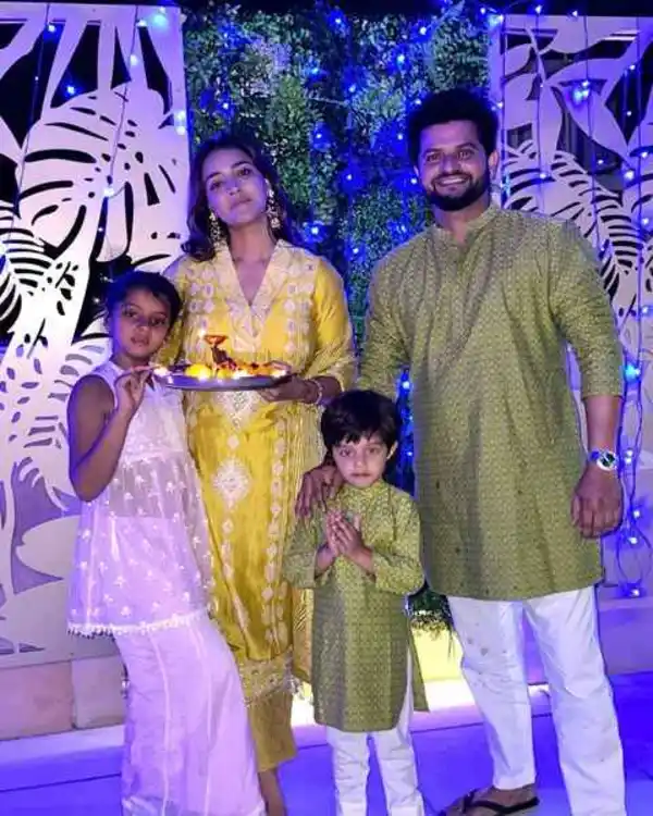 Suresh Raina Family 